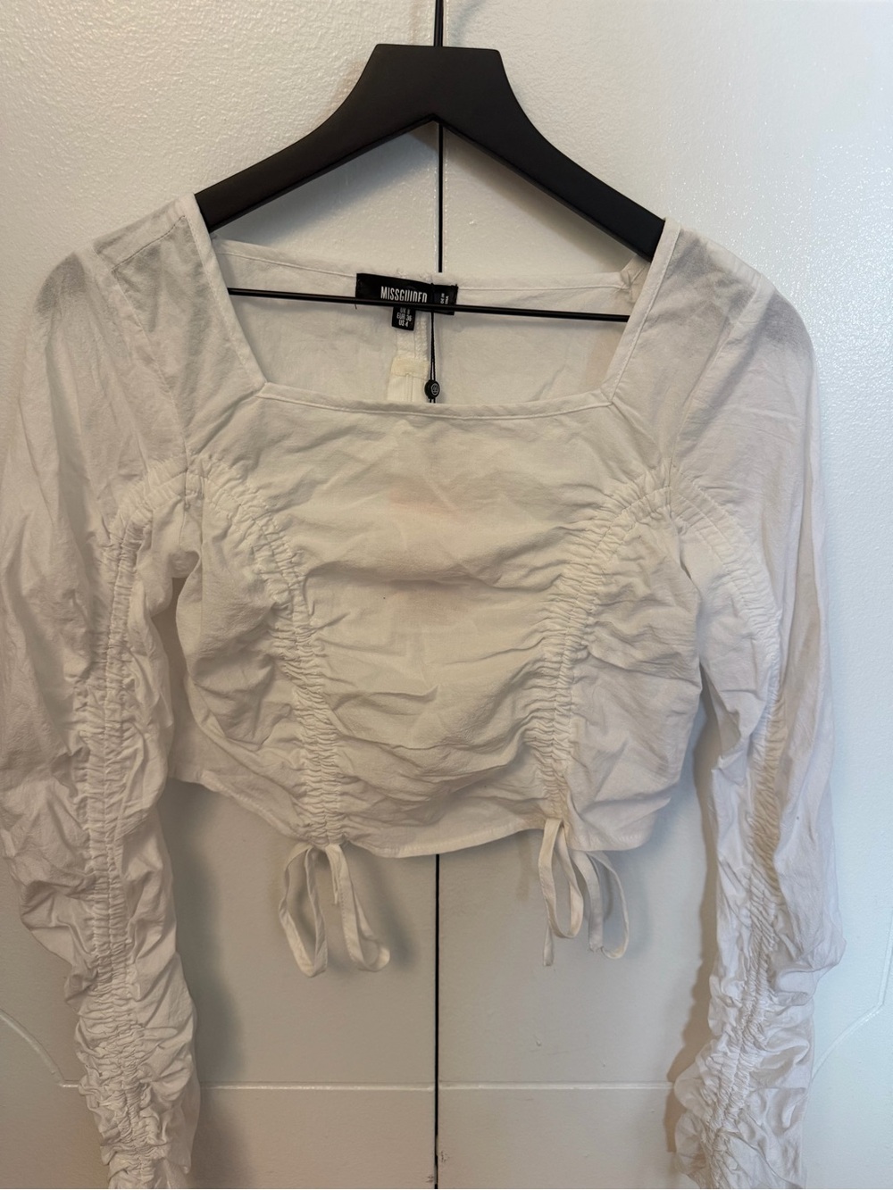 MISSGUIDED - PETITE SQUARE NECK RUCHED CROPTOP - Picture 2 of 4